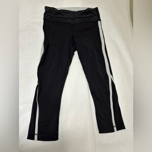 Lululemon Dots Capri leggings ⚫️